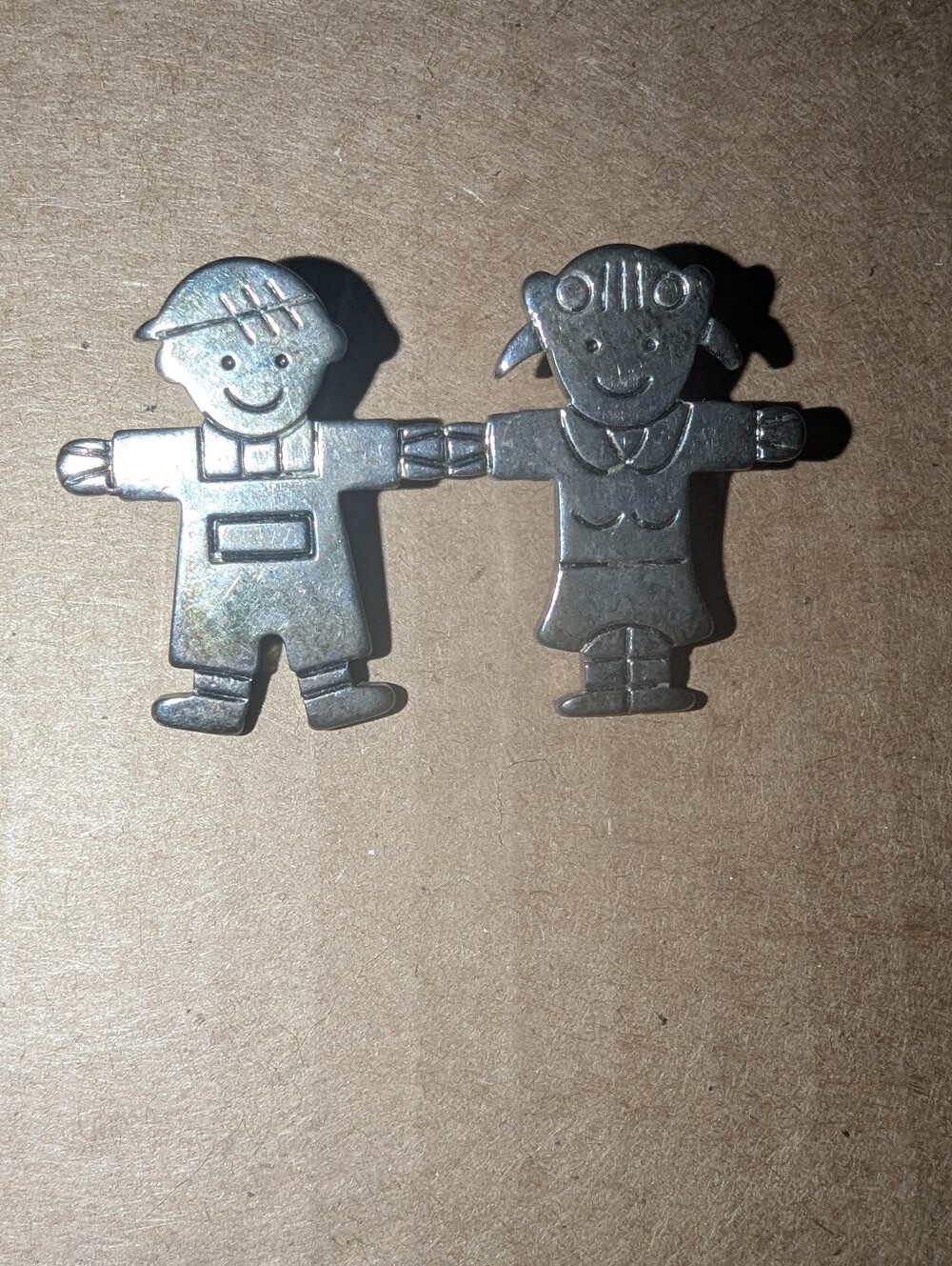 Boy And Girl Holding Hands Brooch Necklace Pin 90s Best